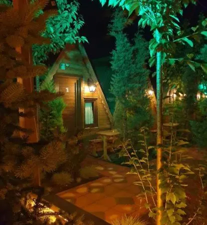 בית נופש Charming Bungalow With Shared Garden Near Beach In Cinarcik, Yalova ילובה