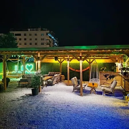 Charming Bungalow With Shared Garden Near Beach In Cinarcik, Yalova *